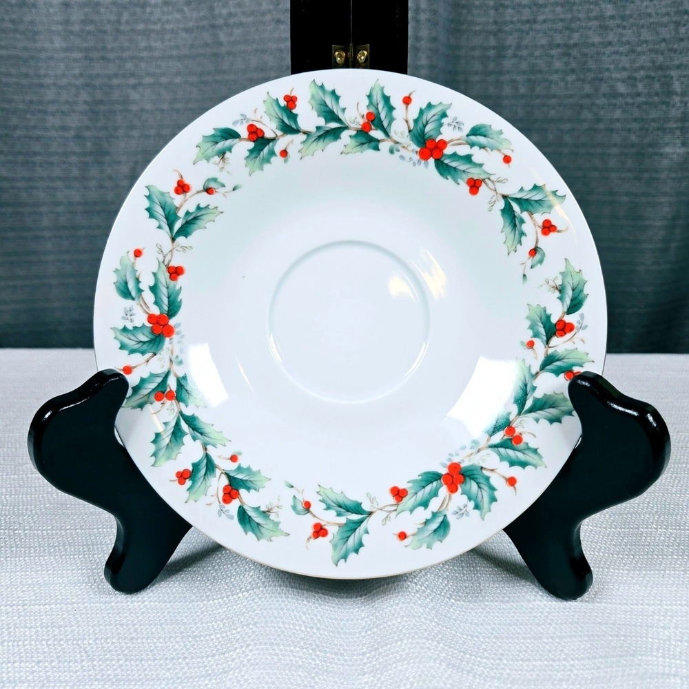 China Pearl Noel Holly Red Berries Green Leaves Gold Trim White Saucer